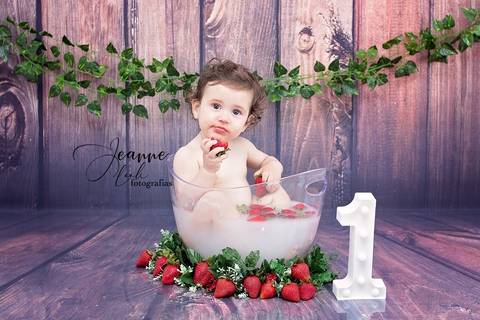 Banho de leite
Fotografia Fernão Ferro
Jeanne Look fotografias
primeiro aniversário'