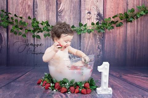 Banho de leite
Fotografia Fernão Ferro
Jeanne Look fotografias
primeiro aniversário'