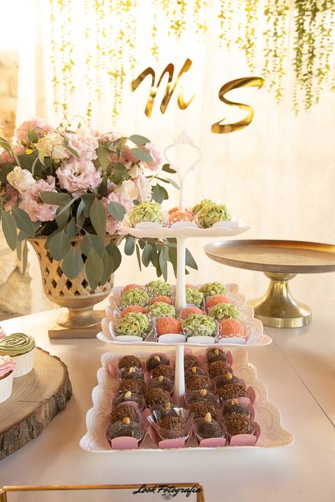 Cobertura fotográfica de evento
15 anos
Festa de aniversário
Fernão Ferro
Jeanne Look Fotografias'