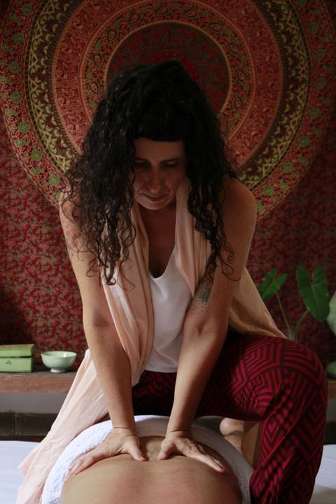 Cláudia de Holanda massoterapeuta Ayurvédica em Recife. Foto e reprodução: Marina Guimarães'