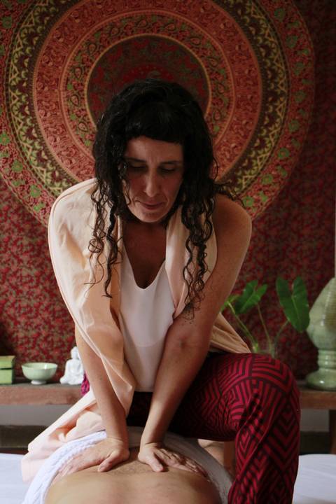Cláudia de Holanda massoterapeuta Ayurvédica em Recife. Foto e reprodução: Marina Guimarães'
