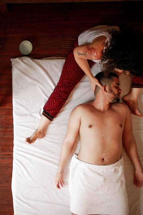 Cláudia de Holanda massoterapeuta Ayurvédica em Recife. Foto e reprodução: Marina Guimarães'