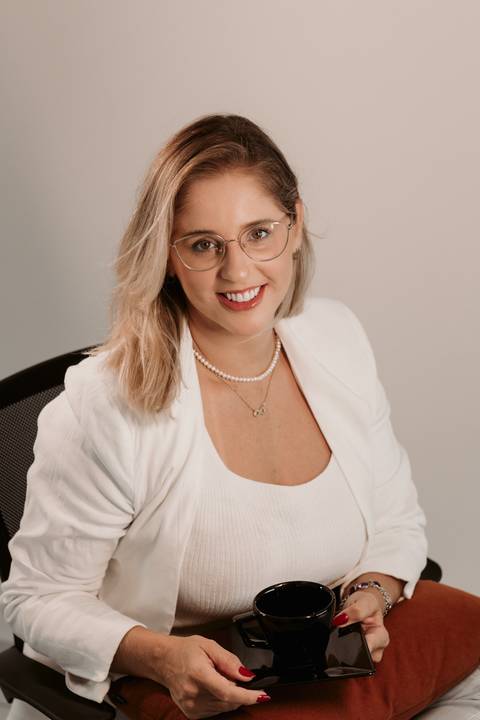 Renata Franciozi - Psicóloga Especialista em TEA. Foto e reprodução: Marina Guimarães'
