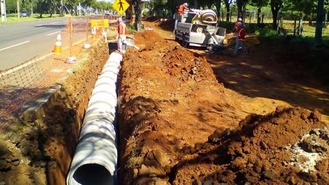 Ciclovia em construção em foz do iguaçu'
