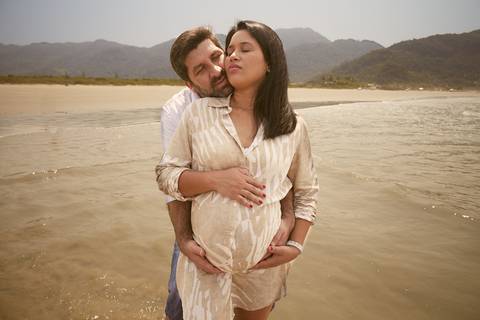 ensaio gestante praia Guaraú Peruibe ensaio família com cachorro na praia'