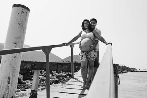 ensaio gestante praia Guaraú Peruibe ensaio família com cachorro na praia'