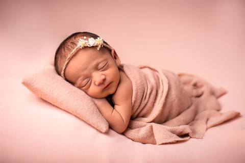 Newborn Luna - Tami Rodriguez Fotografia'