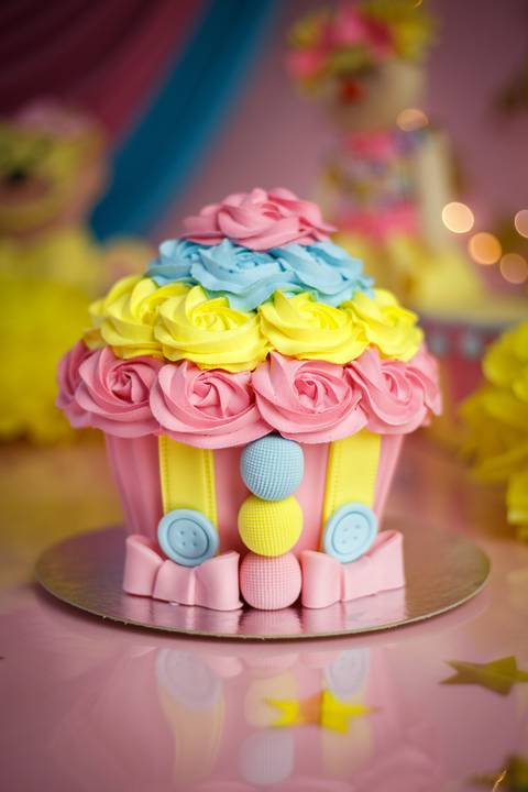 Tami Rodriguez - Smash the Cake - Antonela - Circo Rosa - Niterói-RJ.'