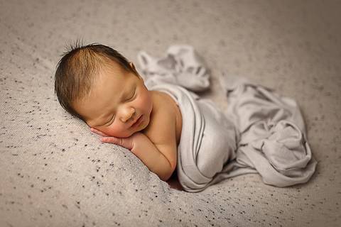 NEWBORN MENINO'
