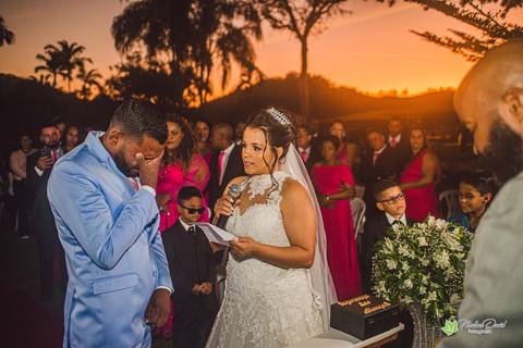 Alexandre e Mariana
Homenagem com a pintura de Deus ao Fundo
Alto Rio Doce - MG'