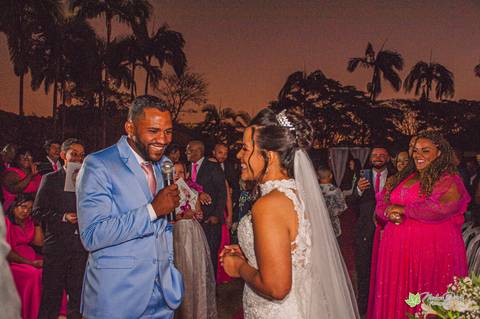 Alexandre e Mariana
Homenagem com a pintura de Deus ao Fundo
Alto Rio Doce - MG'