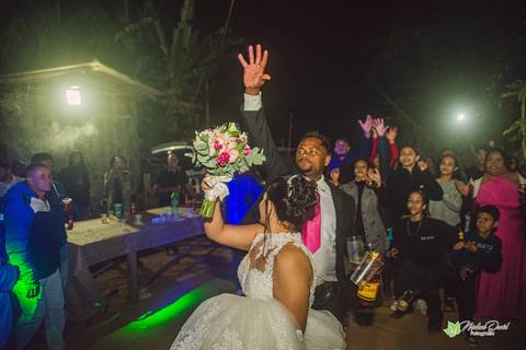 Alexandre e Mariana
A jogada do Buquê
Alto Rio Doce - MG'