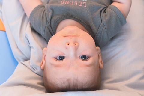 acompanhamento-ensaioemcasa-luznatural-lifestyle-familia-priscilianas-prisciladagnesi-fotografiadefamilia-sp-acompanhamentoinfantil-ensaiodefamilia-saopaulo-vilaromana-vilaleopoldina-vilapompeia-lapa-maedemenina-maedemenino-maedeprimeiraviagem-brincadeira'