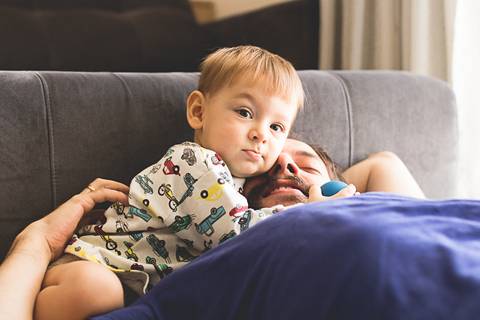 acompanhamento-ensaioemcasa-luznatural-lifestyle-familia-priscilianas-prisciladagnesi-fotografiadefamilia-sp-acompanhamentoinfantil-ensaiodefamilia-saopaulo-vilaromana-vilaleopoldina-vilapompeia-lapa-maedemenina-maedemenino-maedeprimeiraviagem-brincadeira'