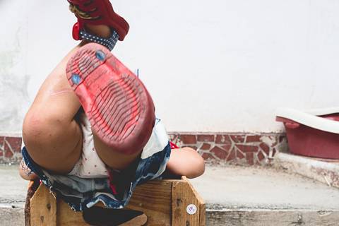 acompanhamento-ensaioemcasa-luznatural-lifestyle-familia-priscilianas-prisciladagnesi-fotografiadefamilia-sp-acompanhamentoinfantil-ensaiodefamilia-saopaulo-vilaromana-vilaleopoldina-vilapompeia-lapa-maedemenina-maedemenino-maedeprimeiraviagem-brincadeira'