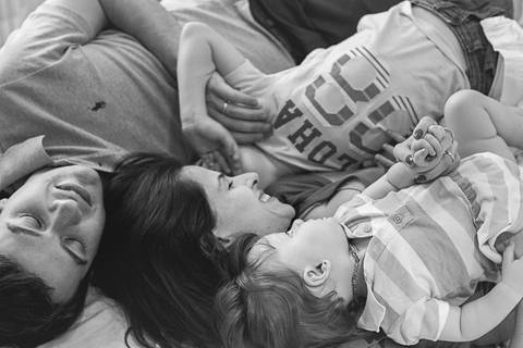 acompanhamento-ensaioemcasa-luznatural-lifestyle-familia-priscilianas-prisciladagnesi-fotografiadefamilia-sp-acompanhamentoinfantil-ensaiodefamilia-saopaulo-vilaromana-vilaleopoldina-vilapompeia-lapa-maedemenina-maedemenino-maedeprimeiraviagem-brincadeira'