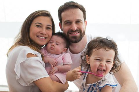 acompanhamento-ensaioemcasa-luznatural-lifestyle-familia-priscilianas-prisciladagnesi-fotografiadefamilia-sp-acompanhamentoinfantil-ensaiodefamilia-saopaulo-vilaromana-vilaleopoldina-vilapompeia-lapa-maedemenina-maedemenino-maedeprimeiraviagem-brincadeira'