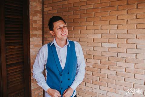 Noivo se arrumando para casar -making of noivo'