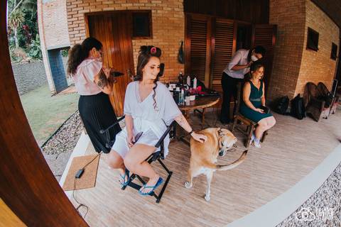 Noiva se arrumando para casar -making of noiva'