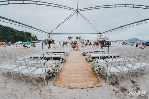 decoração casamento na praia de Ubatuba'