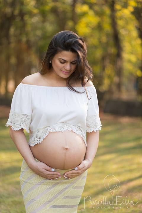 Grávida, linda e plena! A Priscilla arrasou no ensaio gestante!'