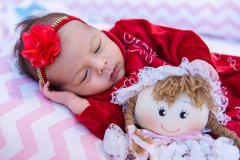 newborn - recem nascido com bonequinha'