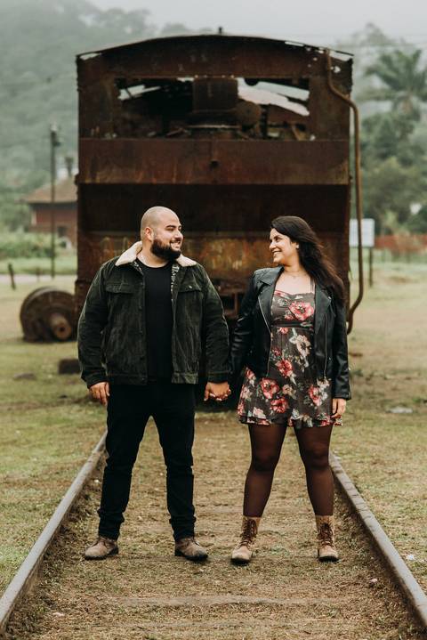 Ensaio de Casal sorrindo em paranapiacaba são paulo'