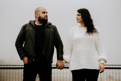 Ensaio de Casal se olhando na ponte em paranapiacaba são paulo'