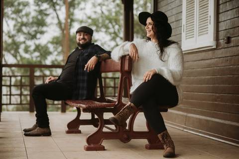 Ensaio de Casal sorrindo em paranapiacaba são paulo'