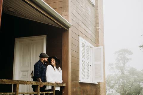 Ensaio de Casal sorrindo em paranapiacaba são paulo'