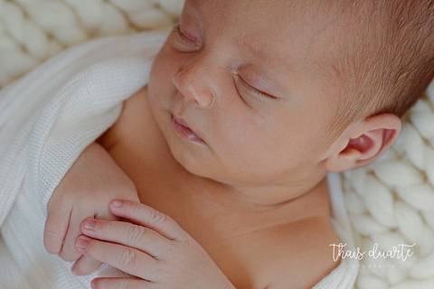 Fotografia de rosto de bebê recém nascido'