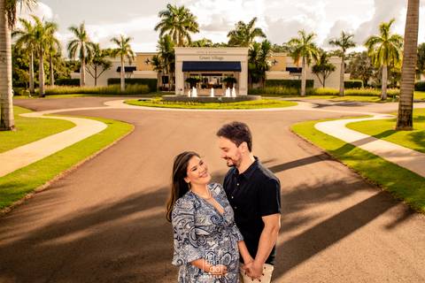 foto de casaol em frente a entra do hotel em aguas de santa barbara'