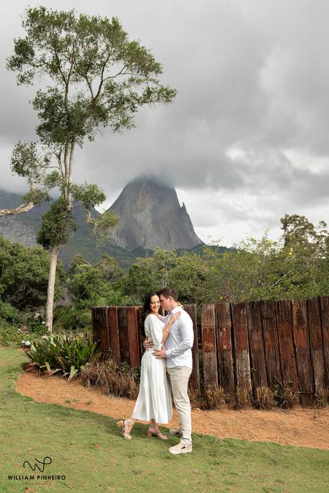 Pré-casamento atemporal no Aroso Paço Hotel, região de Domingos Martins e Pedra Azul, ES.'