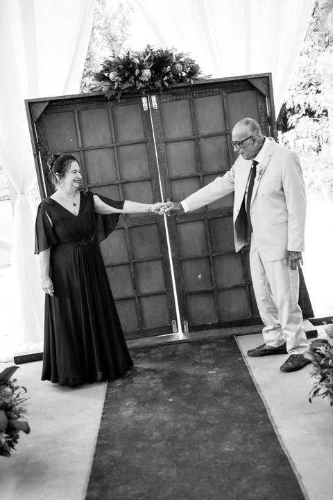 Fotografia de casamento emocionante em Alto Caparaó, MG. Registro autêntico e cheio de sentimento nas montanhas de Minas Gerais.'