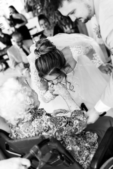 Fotografia de casamento emocionante em Alto Caparaó, MG. Registro autêntico e cheio de sentimento nas montanhas de Minas Gerais.'