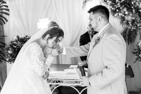 Fotografia de casamento emocionante em Alto Caparaó, MG. Registro autêntico e cheio de sentimento nas montanhas de Minas Gerais.'