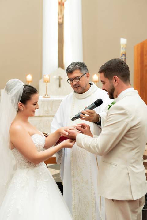 Fotografia de casamento atemporal com noivos em Espera Feliz, MG. Registro autêntico e cheio de sentimento nas montanhas de Minas Gerais'