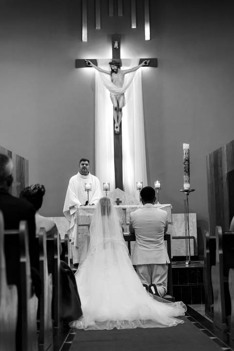 Fotografia de casamento atemporal com noivos em Espera Feliz, MG. Registro autêntico e cheio de sentimento nas montanhas de Minas Gerais'