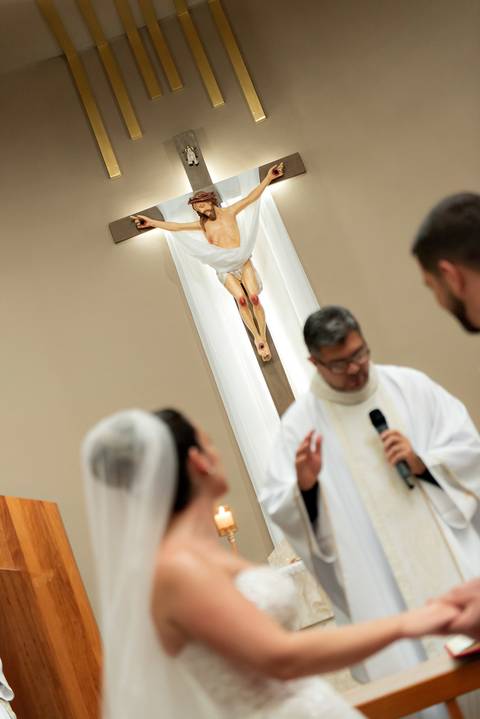 Fotografia de casamento atemporal com noivos em Espera Feliz, MG. Registro autêntico e cheio de sentimento nas montanhas de Minas Gerais'