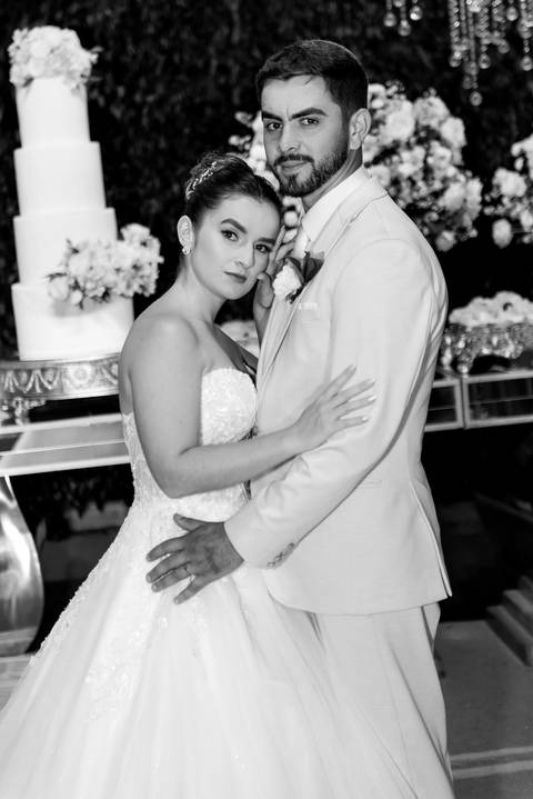 Fotografia de casamento atemporal com noivos em Espera Feliz, MG. Registro autêntico e cheio de sentimento nas montanhas de Minas Gerais'