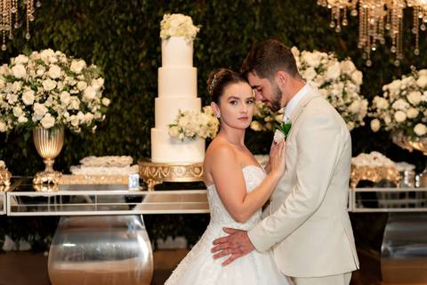 Fotografia de casamento atemporal com noivos em Espera Feliz, MG. Registro autêntico e cheio de sentimento nas montanhas de Minas Gerais'