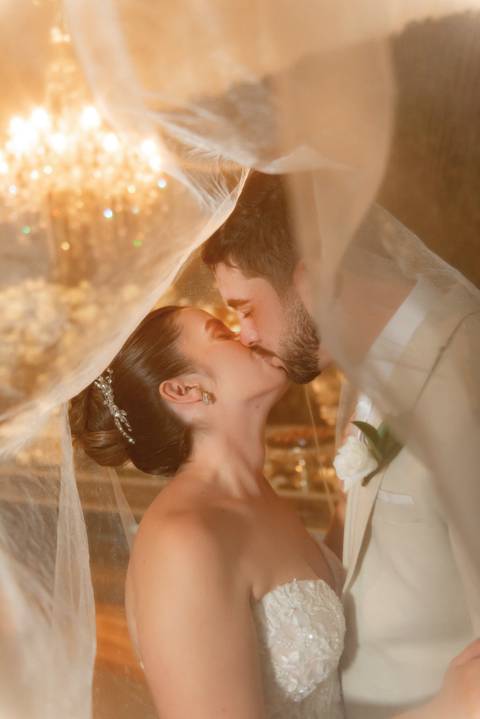 Fotografia de casamento atemporal com noivos em Espera Feliz, MG. Registro autêntico e cheio de sentimento nas montanhas de Minas Gerais'