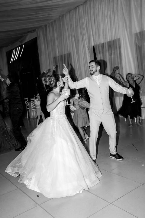 Fotografia de casamento atemporal com noivos em Espera Feliz, MG. Registro autêntico e cheio de sentimento nas montanhas de Minas Gerais'