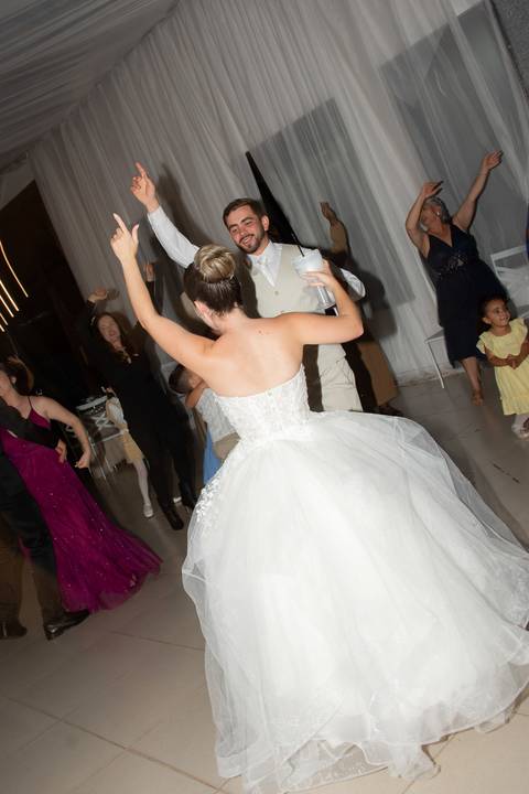 Fotografia de casamento atemporal com noivos em Espera Feliz, MG. Registro autêntico e cheio de sentimento nas montanhas de Minas Gerais'