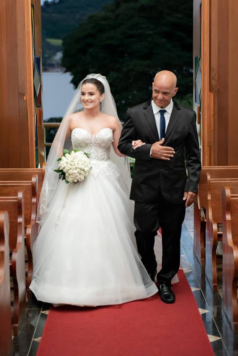 Fotografia de casamento atemporal com noivos em Espera Feliz, MG. Registro autêntico e cheio de sentimento nas montanhas de Minas Gerais'