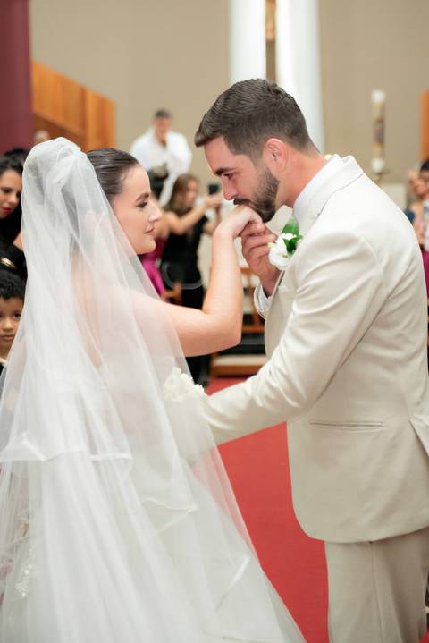 Fotografia de casamento atemporal com noivos em Espera Feliz, MG. Registro autêntico e cheio de sentimento nas montanhas de Minas Gerais'