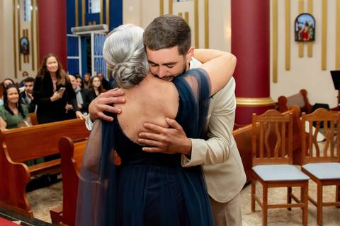Fotografia de casamento atemporal com noivos em Espera Feliz, MG. Registro autêntico e cheio de sentimento nas montanhas de Minas Gerais'