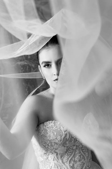Making of da noiva em Espera Feliz-mg. Fotografia sensível e autêntica capturando os preparativos do casamento em Minas Gerais'