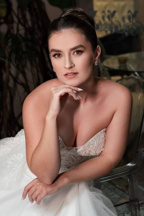 Making of da noiva em Espera Feliz-mg. Fotografia sensível e autêntica capturando os preparativos do casamento em Minas Gerais'