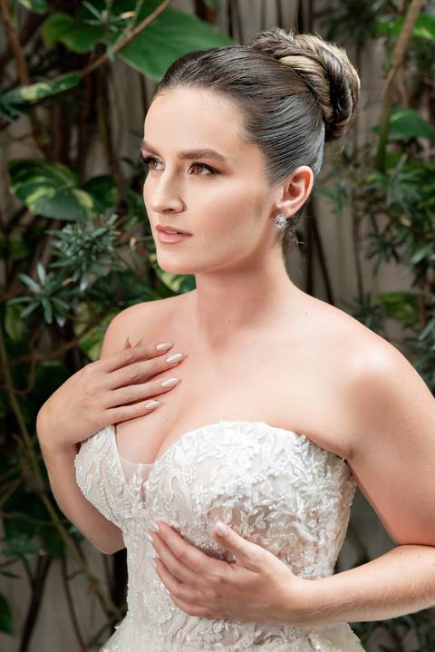 Making of da noiva em Espera Feliz-mg. Fotografia sensível e autêntica capturando os preparativos do casamento em Minas Gerais'